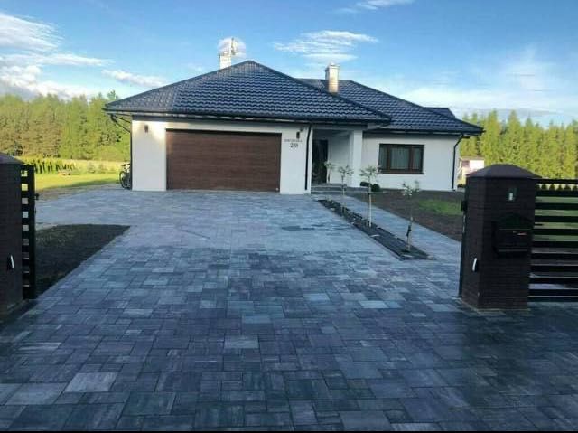 BrukarstwoKostkaBrukowaBrzezinyPraceziemneusługi koparka i wywrotka