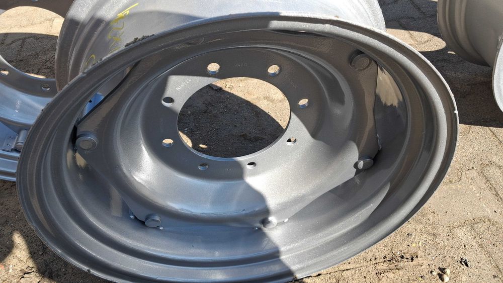 Felgi felga 10x24 MF JD Fendt Case Claas 280/85r24 11.2r24 12.4r24