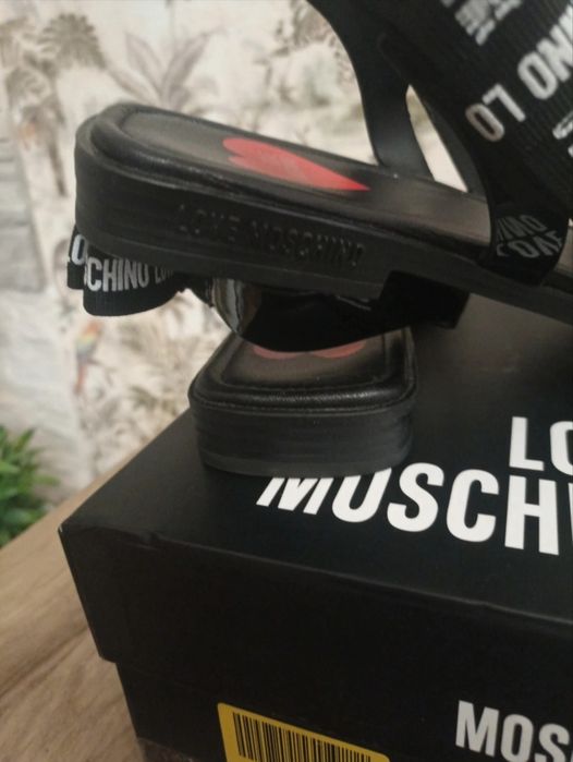 Sandały Love Moschino 40