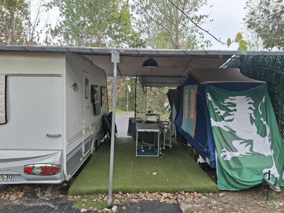 Caravana Esmeralda + atrelado tenda + cozinha + toldo fixo