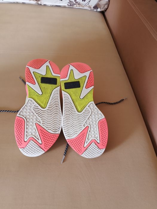 Продам кросівки на дівчинку