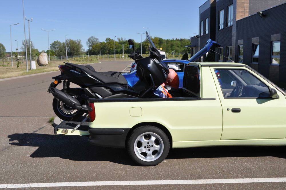 Volkswagen      Caddy  Pickup