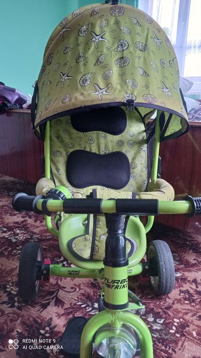 Продається триколісний ровер салатовий колір кола добрі