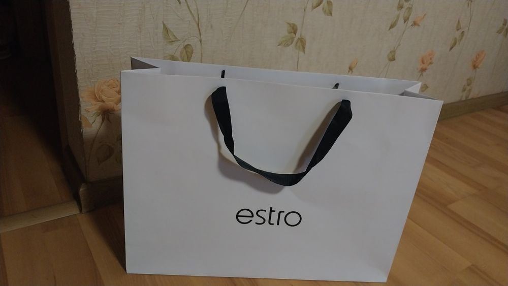 Продам подарочный пакет Estro в новом состоянии