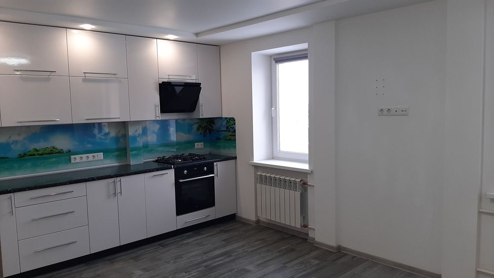 3х кімнатна квартира з ремонтом недалеко від центру міста.