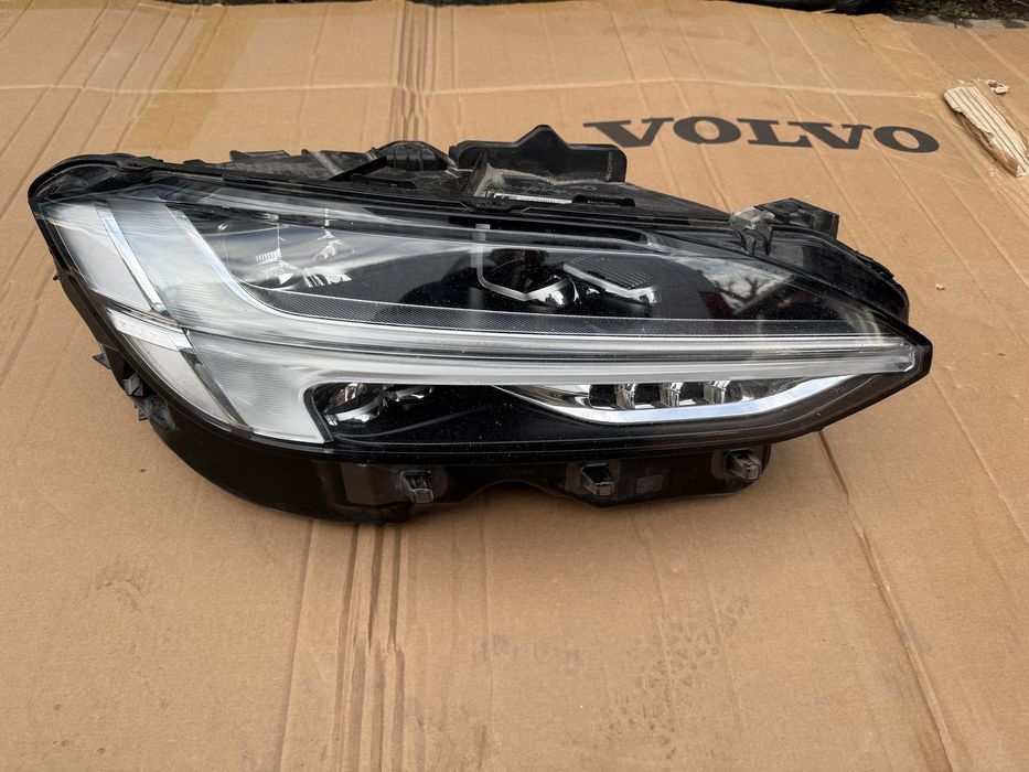 Volvo v90,s90 reflektor,lampa Mid Led 32268,283