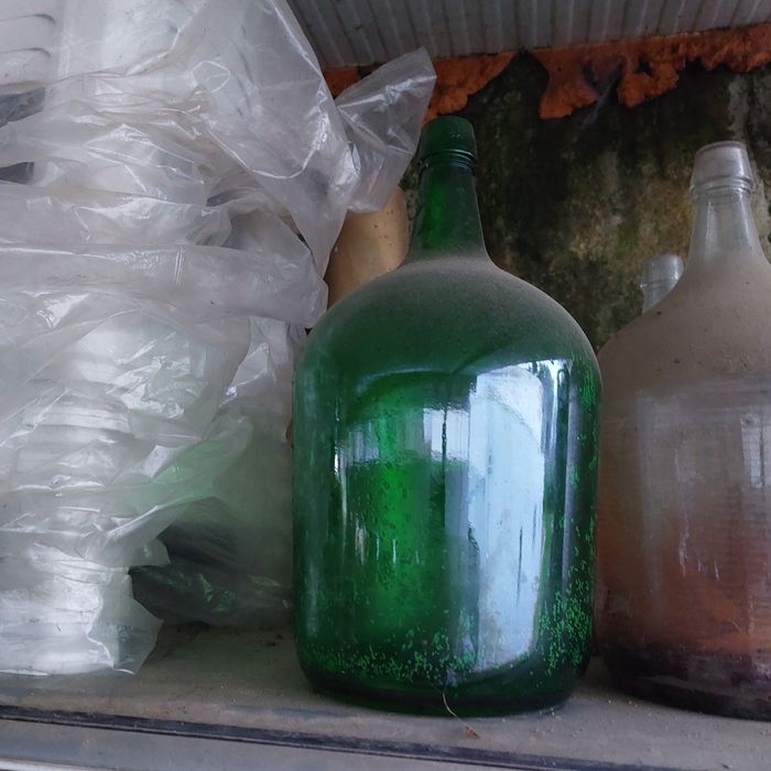 Garrafões de vidro