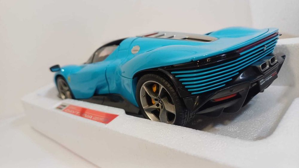 1/18 Ferrari Daytona SP3 az - Bburago Signature