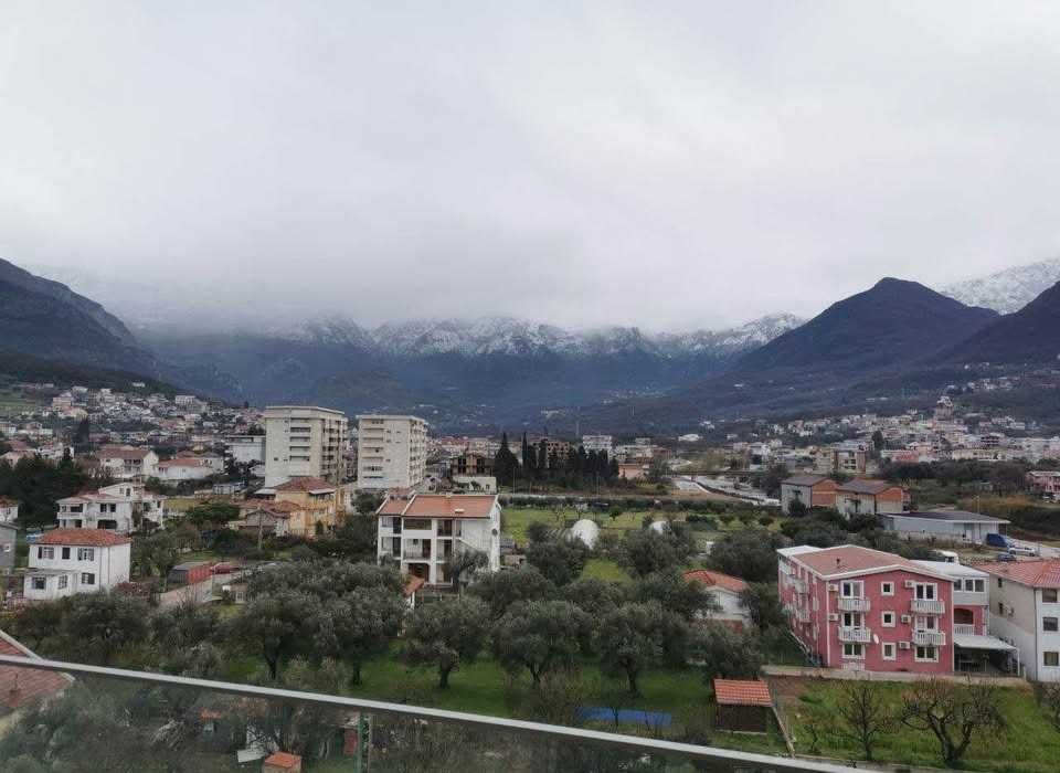 Бар Илино ВИДОВАЯ на горы-город. 30м - один из 2-х кругов с заправками