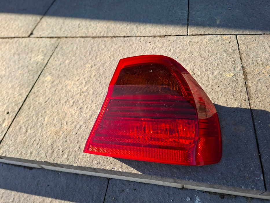 Lampa tylna prawa narożna BMW e90 przedlift oryginał
