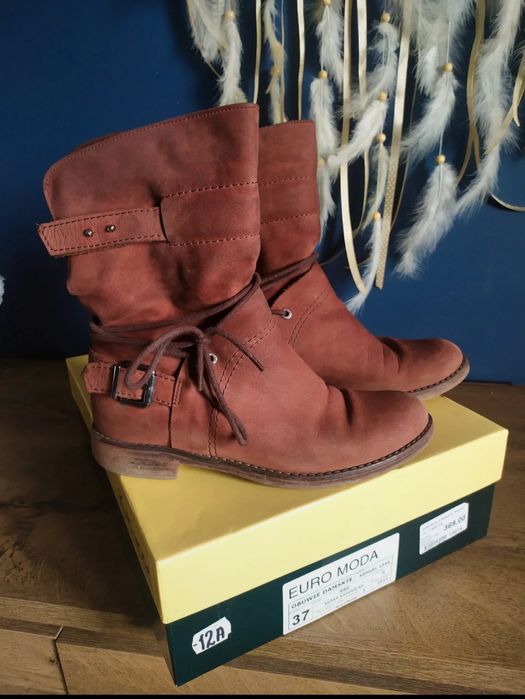 Zamszowe botki 37