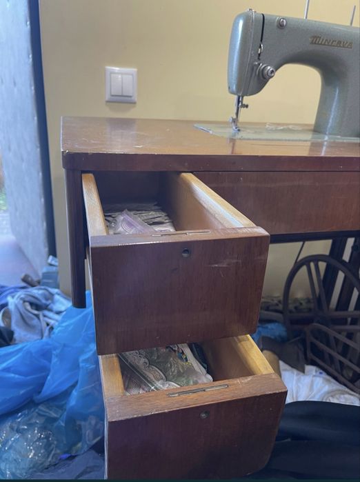 «Мінерва» Швейна машинка (ножна)