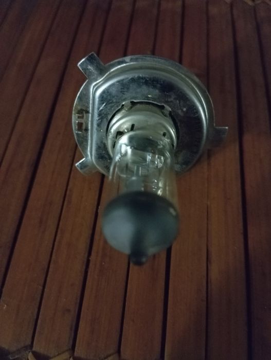 Автолампочка  для фар.