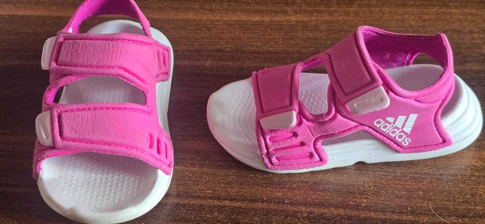 Buty dla dziecka Puma i sandaly Adidas