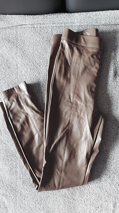 Spodnie eco skóra ZARA