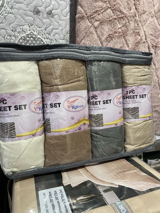 Однотонні трикотажні набори простинь повністю на резинці, фірми Koloco