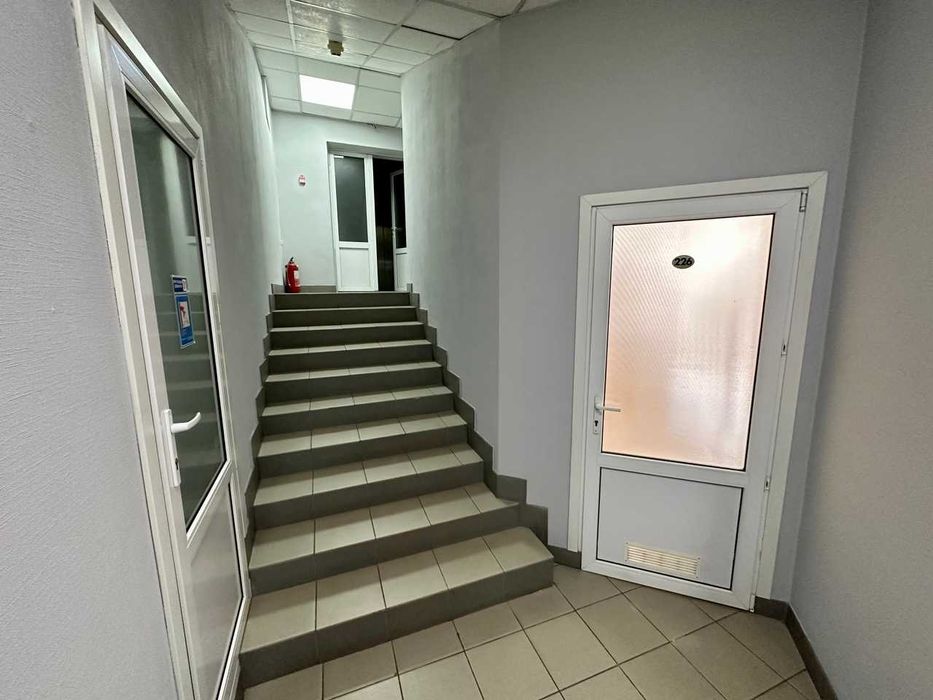 Офісний блок в БЦ, 14 кабінетів, 580 м.кв., генератор, М Дорогожичи