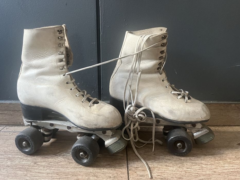 Patins brancos antigos