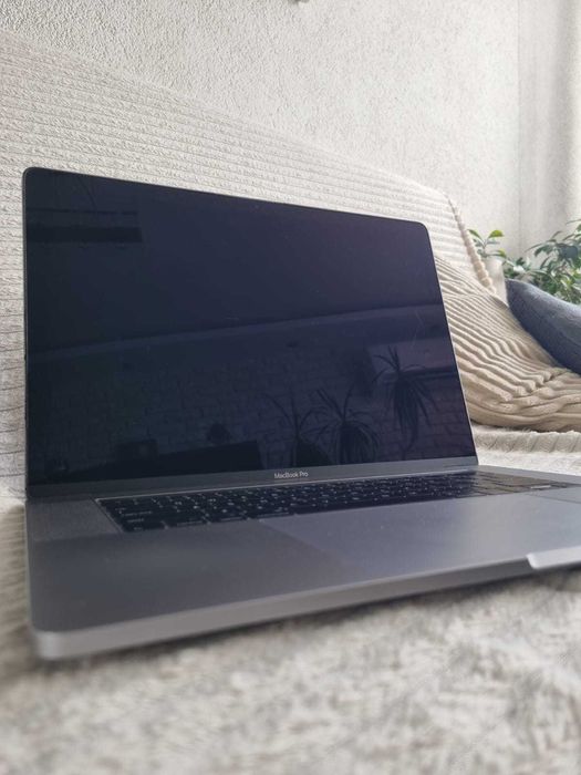 MacBook pro 15インチ 2017 SSD512GB 管理番号3346 Apple-MacBook-Pro-15-A1707-