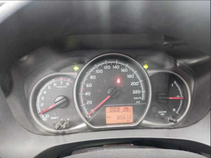 TOYOTA Yaris Salvado