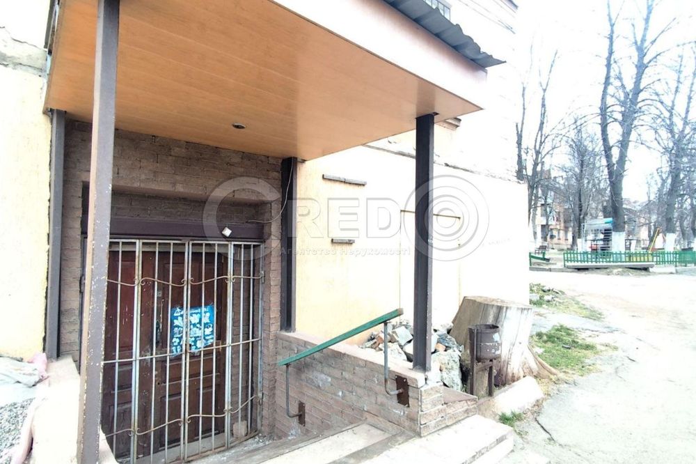 Продаж не великого нежитлового приміщення. "Гірник".