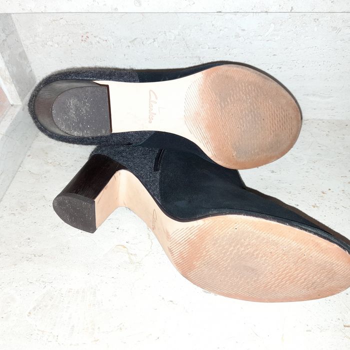 Botki Clarks. Czarny zamsz i szary filc - wełna. Roz: 41 1/2, cm 26