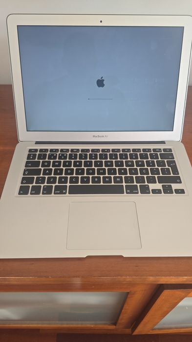 Macbook air core i5 4gb 128gb