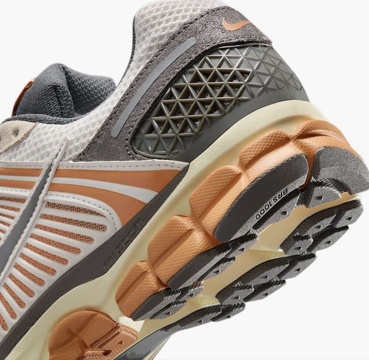 Оригінал 100% Кросівки Nike Zoom Vomero 5 (27см, 28см,28,5см)