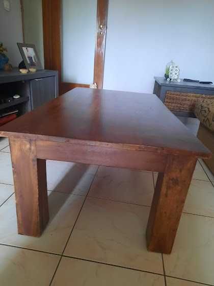 Mesa de apoio em madeira maciça