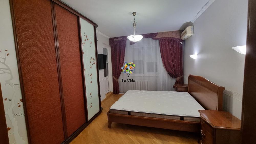 Продаж 2-к квартири з ремонтом та меблями, вул. Милославська, 45
