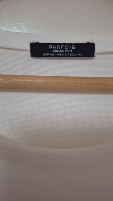 Camisola Parfois Branca

Básica e branca

Tecido com ligeiro relevo e