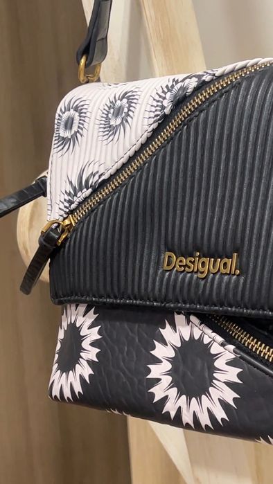 Bolsa/Mala Tiracolo para Mulher -Desigual- (Preta/Branca/Dourada)