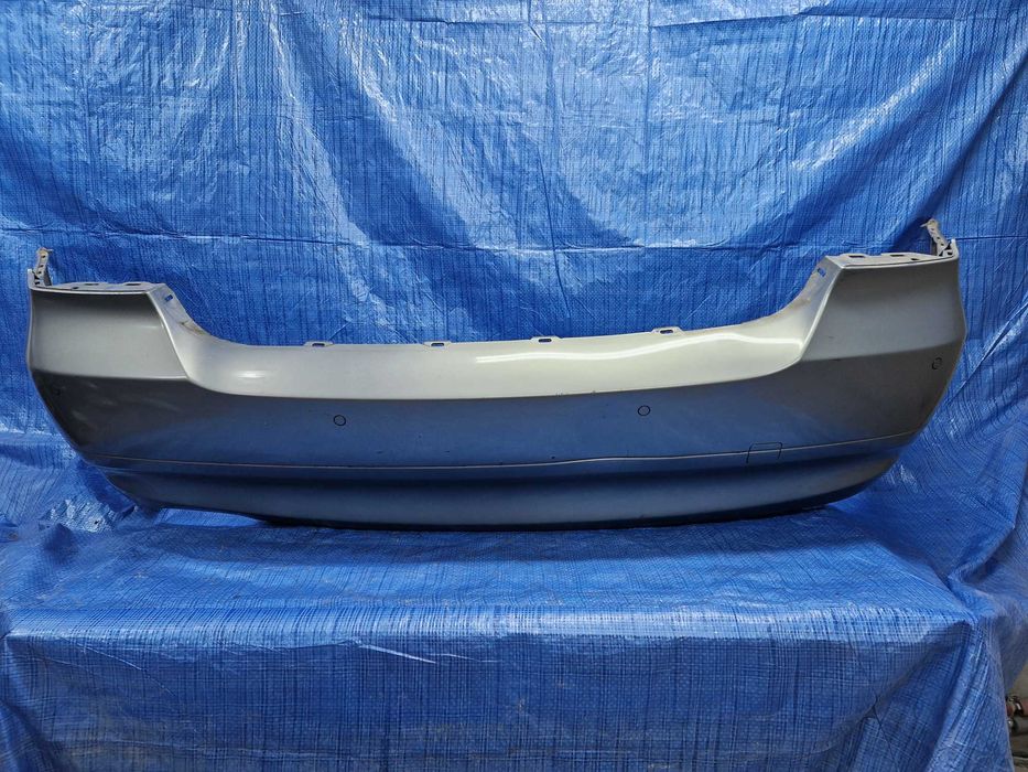 BMW E90 sedan zderzak tylny Idealny PDC  Kod lak.: Bluewater