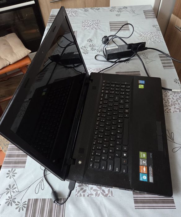 Laptop Lenovo 17 cali