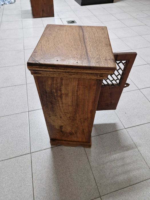 Móvel baú em madeira maciça estilo rustico