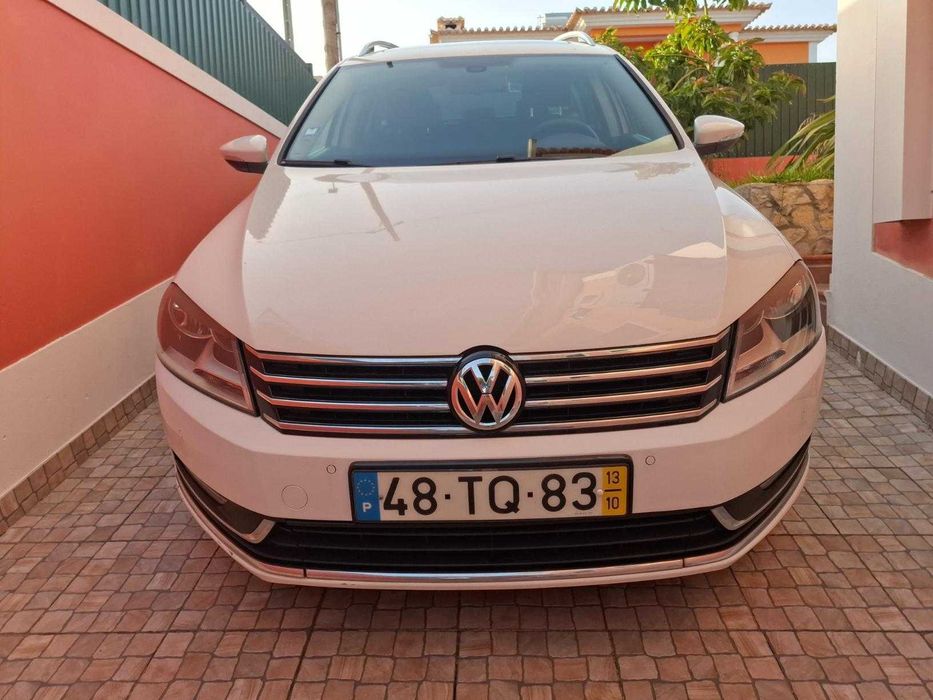 VW Passat variant 1.6 TDI Teto panorâmico /bola reboque electrica. Revisão substiuido- embraiagem/pneus/discos/kit injetores
