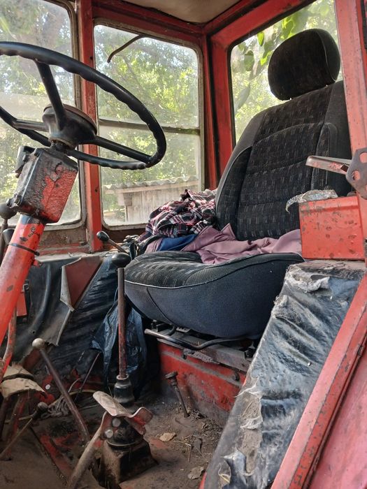 Продам трактор Т 25 та завчастини в придачу