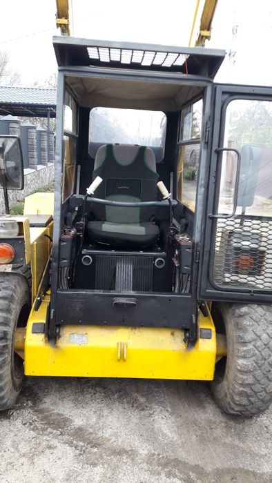 Мінінавантажувач Bobcat UNC 061