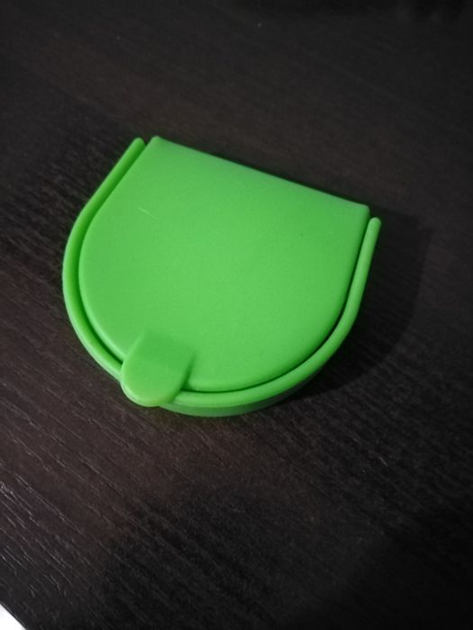 Silikonowe etui na okulary i portfelik na bilon