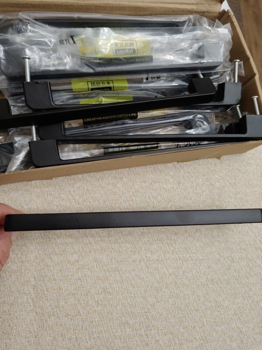 Uchwyt meblowy czarny 192 mm do szuflad szafek