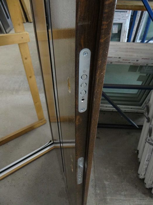 Drzwi zewnętrzne stalowe orzech 80 P