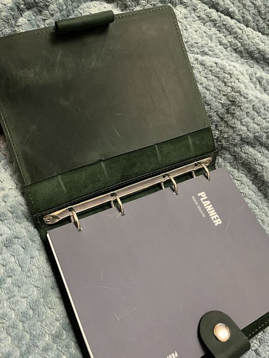 Блокнот шкіряний в лінію на кільцях