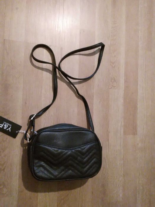 Torebka listonoszka czarna