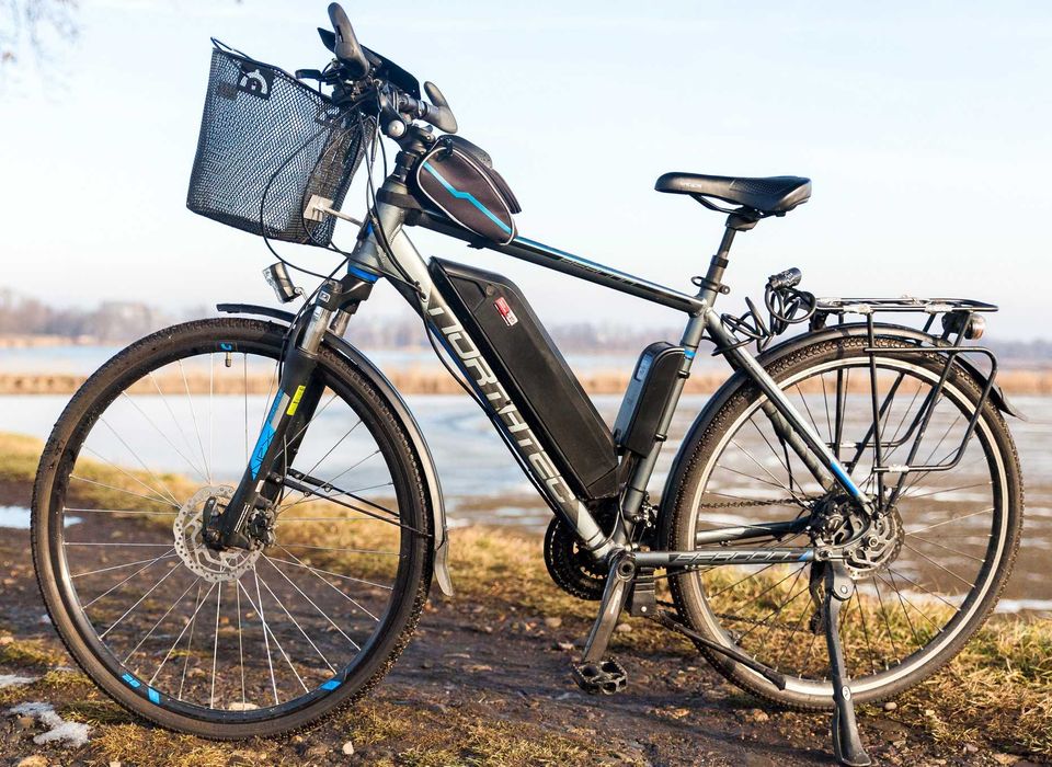 Rower elektryczny trekkingowy rama 22, moc 350W.