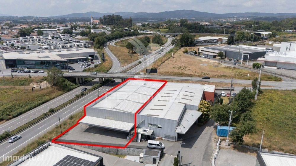 Pavilhão Industrial Para Arrendamento | 930 M² | Prado, Vila Verde