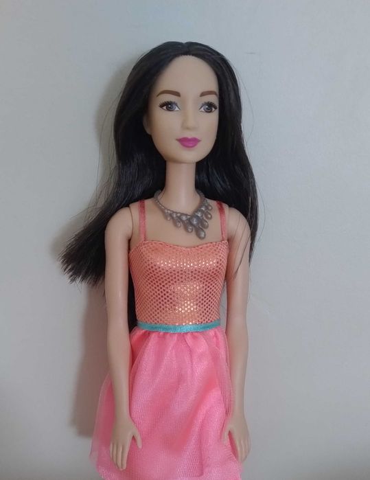 Barbie czarująca azjatka 2015 r.