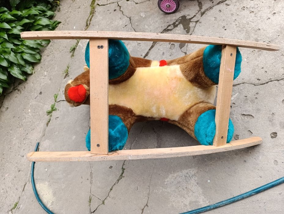 Кінь гойдалка дитячий