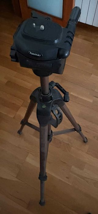 Tripé para câmara da marca Hama (saco + caixa)
