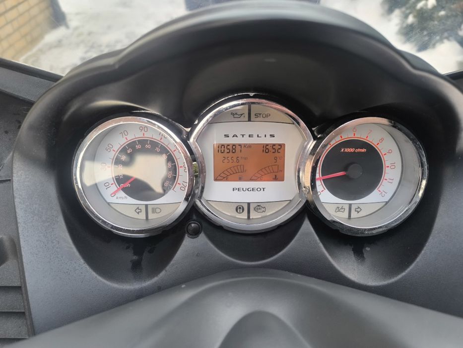 Sprzedam peugeot 125 4v  SATELIS