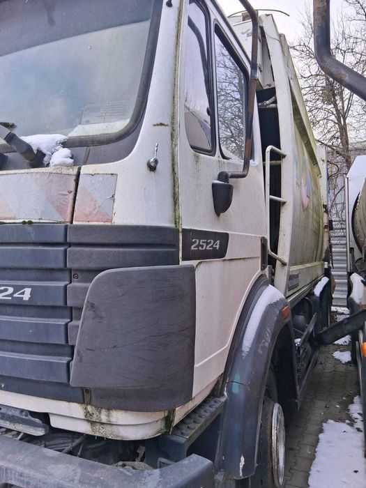 Sprzedam samochód ciężarowy Mercedes -Benz 2524